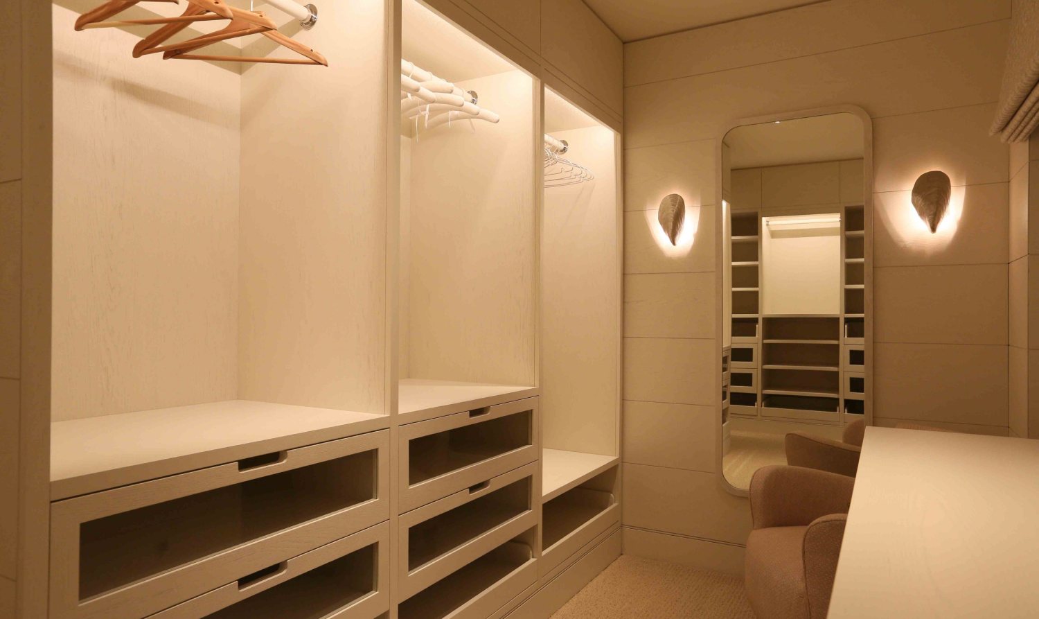 اضاءة الدريسنج روم