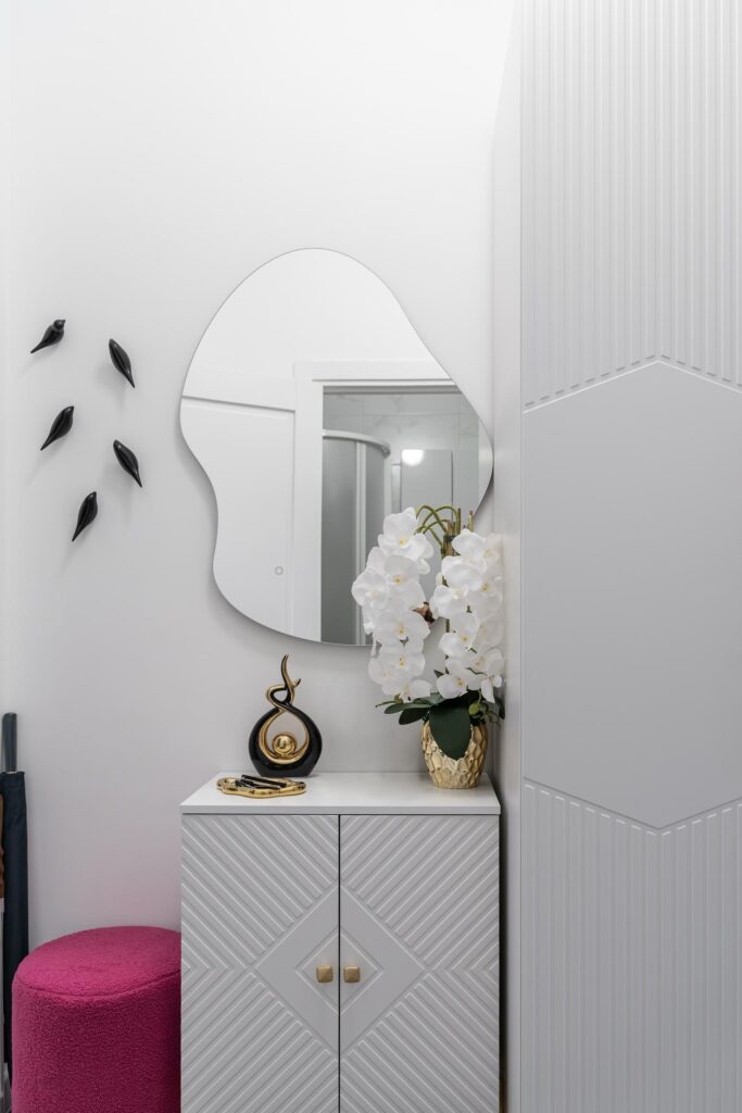 المرايا في الديكور الداخلي بالرياض