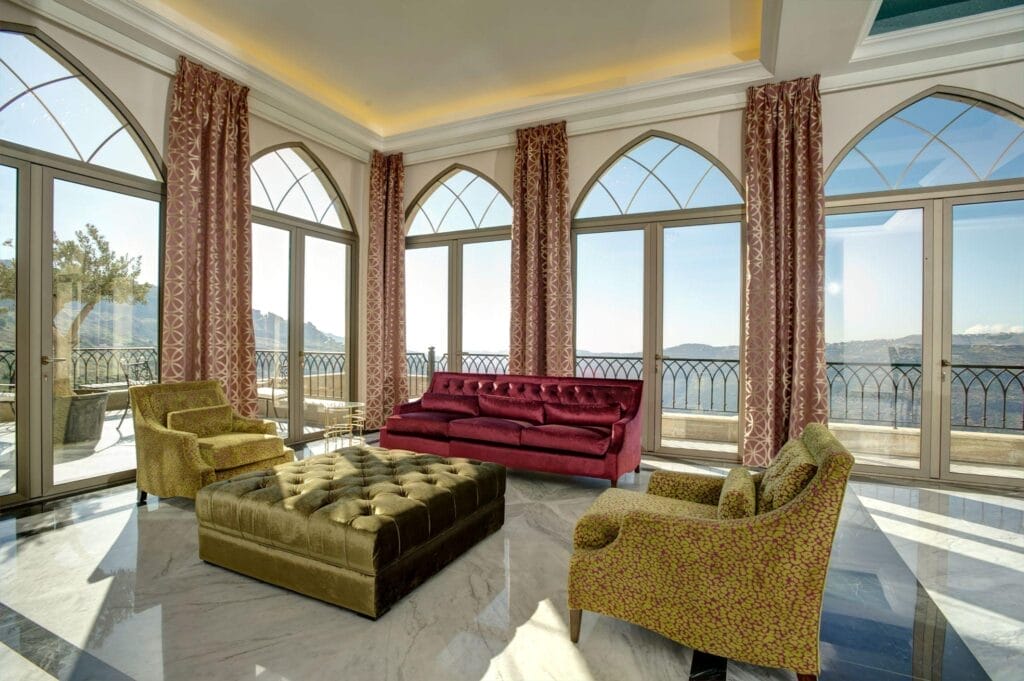 1000193498 5 star hotel
