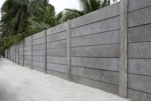 تصميم السور الخارجي للمنزل: دليل شامل لتحقيق الأمان والجمال image 29 تصميم السور الخارجي