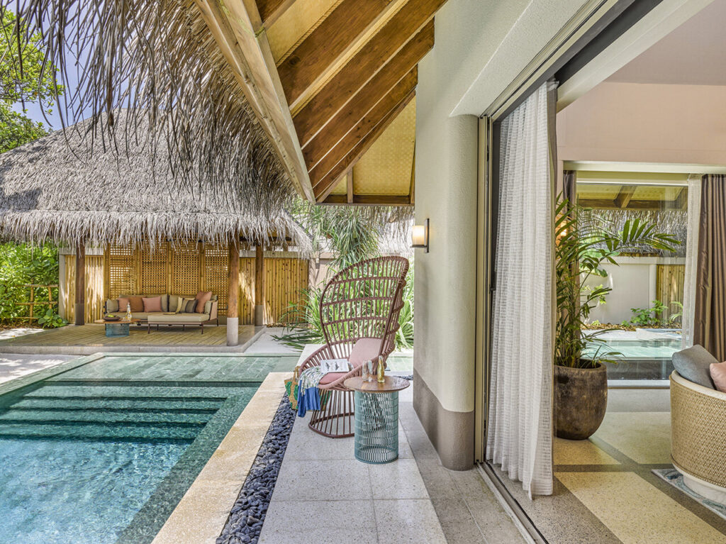 1000181690 hotel entrance design