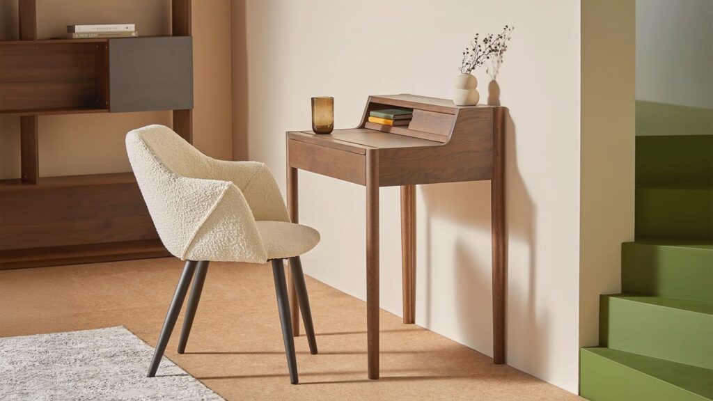 1000177572 hotel room desk design