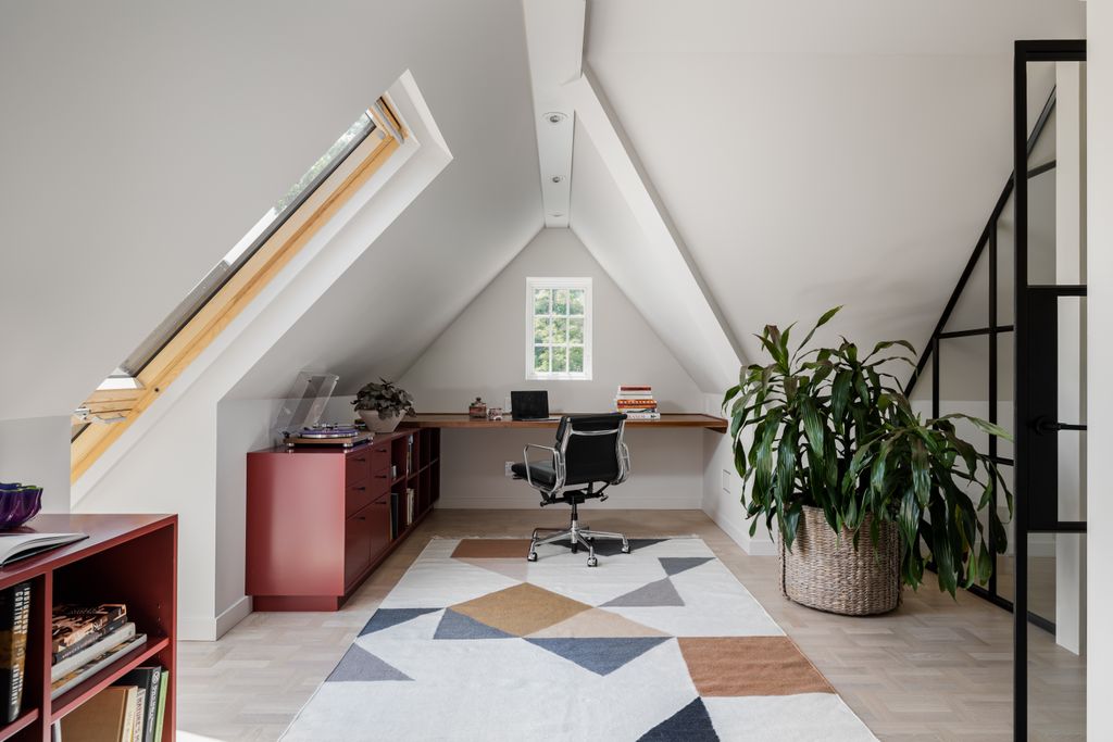 1000177582 hotel room desk design