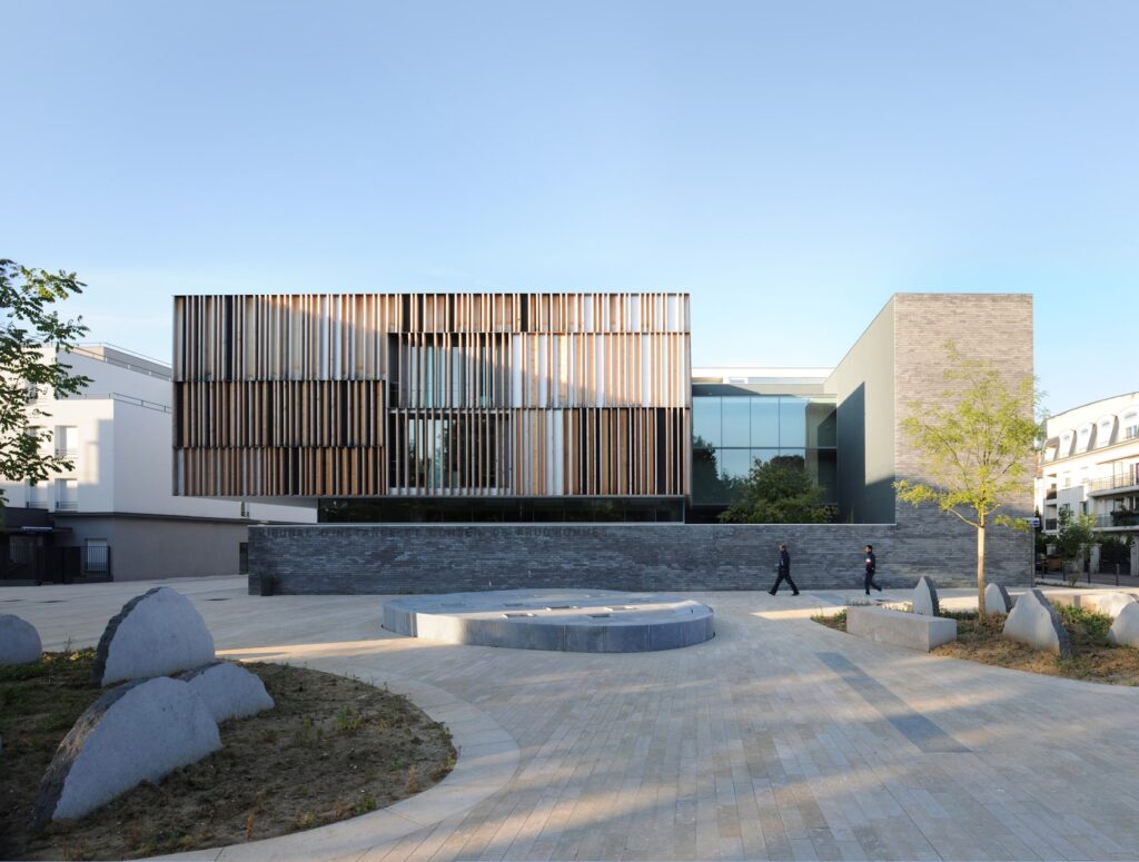 كيف تختار واجهة المبنى المناسبة في الرياض؟ نصائح هندسية وعملية