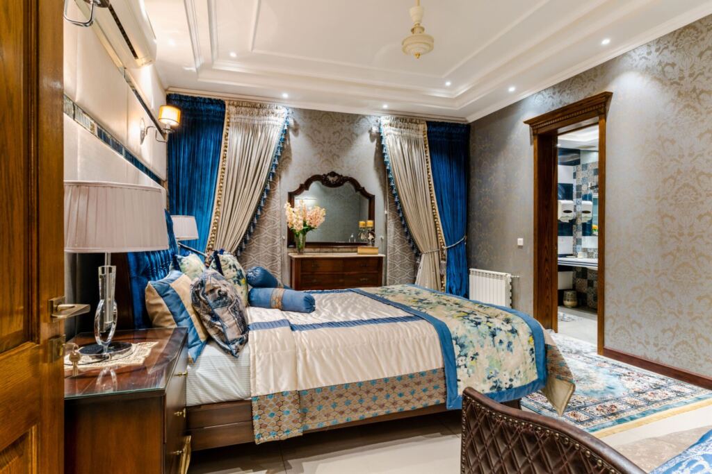 ديكورات غرف النوم: أفكار عملية لتصميم غرفة مريحة وأنيقة